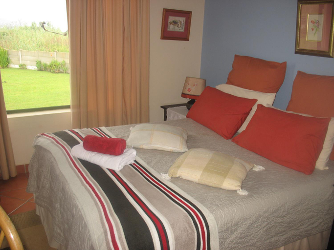 Others 4, Bottlenose B&B, Ugu