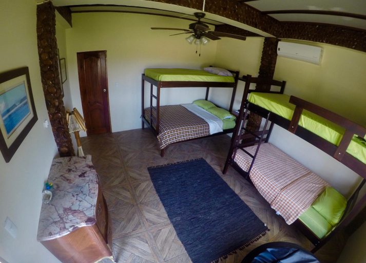 Others 5, Casa Roja Hostel, Santa Elena