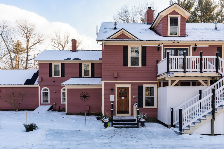 Exterior & Views 2, TuckAway Suites at East Branch, Carroll