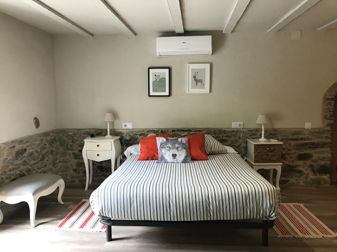 Others 3, Hostal Sant Roc, Barcelona