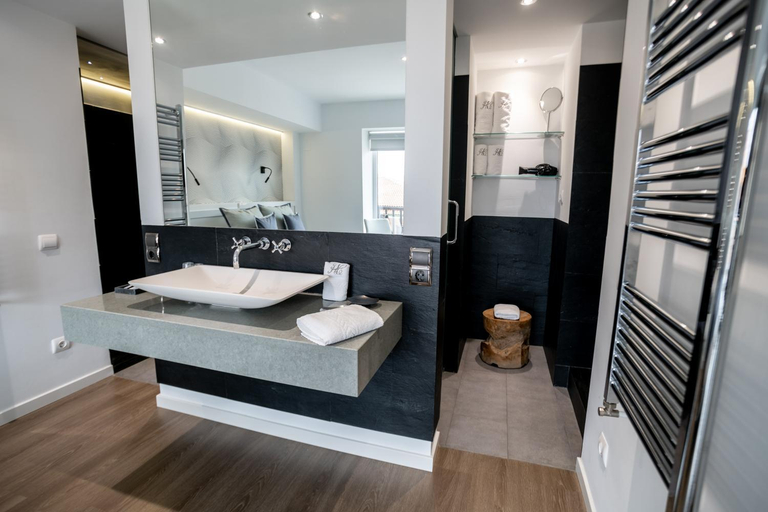 Bathroom 4, Hotel Castellote, Teruel
