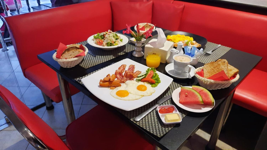 Food & Drinks 3, Swiss Food Restaurant and room for rent, Pattaya