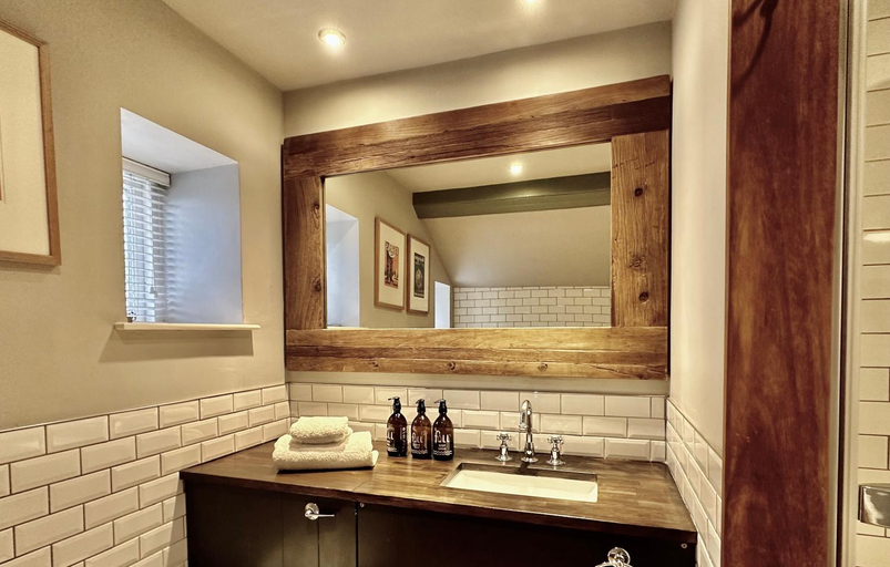 Bathroom, The Drunken Duck Inn, Cumbria