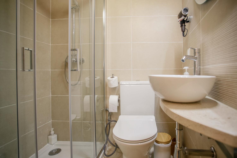 Bathroom 12