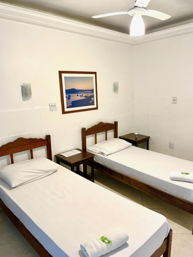 Bedroom 2, Velejador Hotel, a 5 minutos do Centro Historico, com estacionamento!, Parati