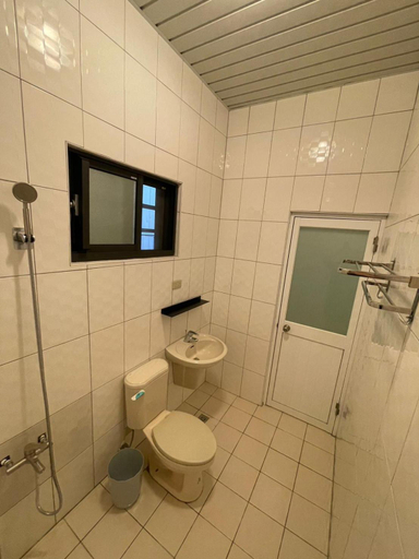Bathroom 2, Rimin Hostel, Tainan
