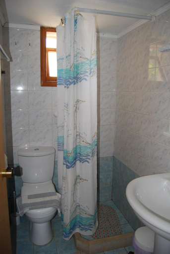 Bathroom 3, Golden Sun Apartments, Crete