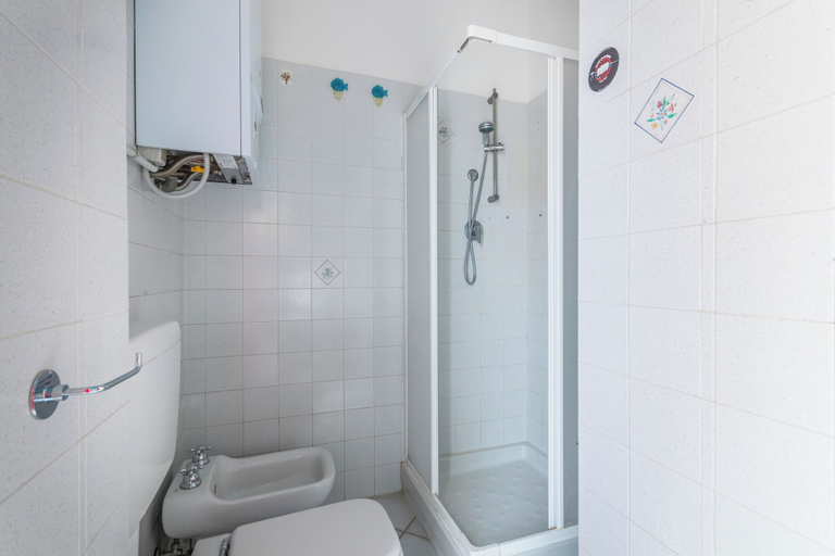 Bathroom 2, Sunny Apartment by Wonderful Italy, Torino