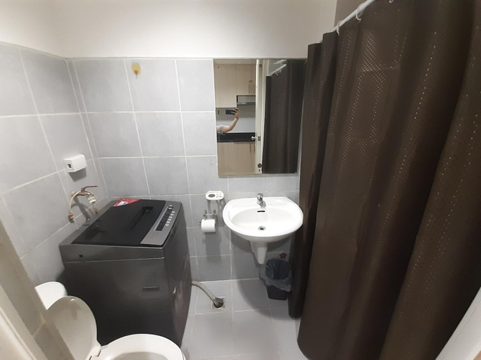 Bathroom 8