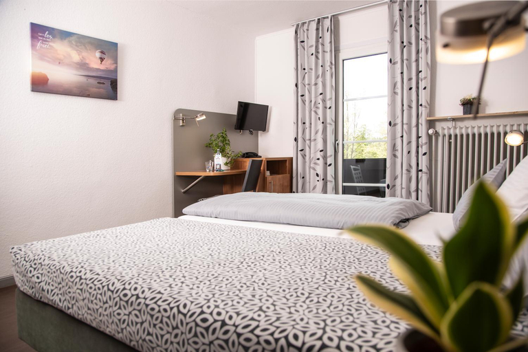 Bedroom 3, Hotel Russweiher, Neustadt an der Waldnaab