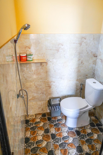 Bathroom 13