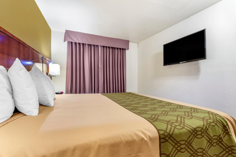 Bedroom 3, Rose City Inn & Suites, Smith