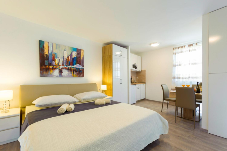 Others 2, Apartments & Room Libar, Split