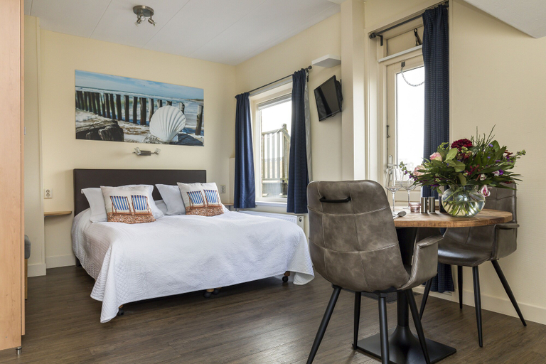 Bedroom 3, Parkzicht Apartementen, Bergen