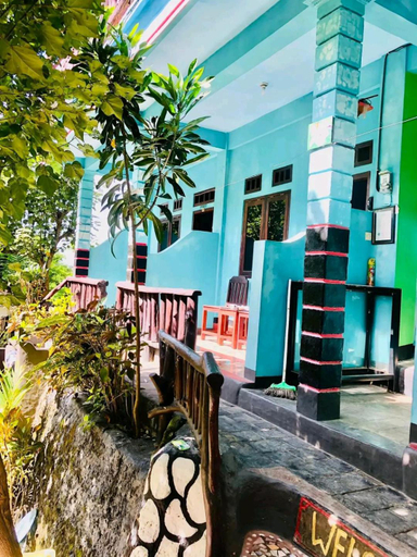 Exterior 9