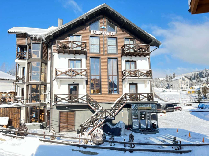 Exterior & Views 1, Панорама гір, Iaremchans'ka
