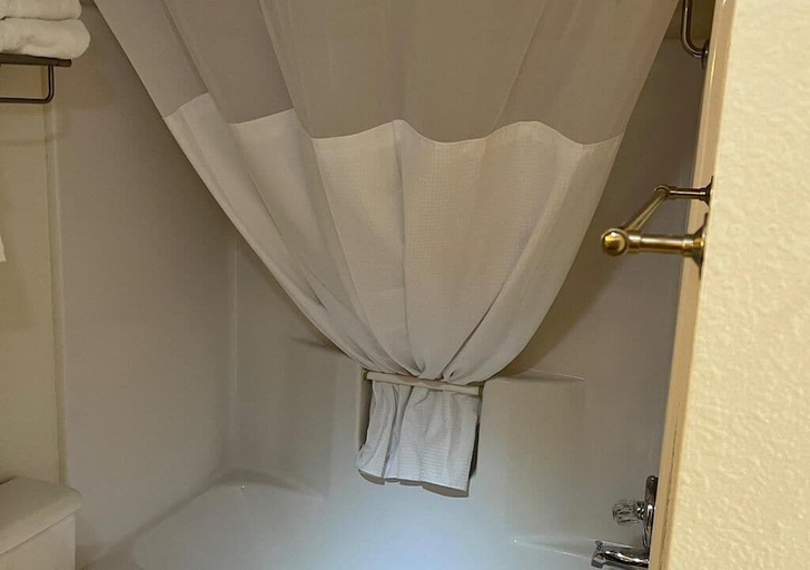 Bathroom 4, Ball Parks Inn, Taney