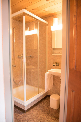 Bathroom 2, Hotel Toggenburgerhof, Toggenburg