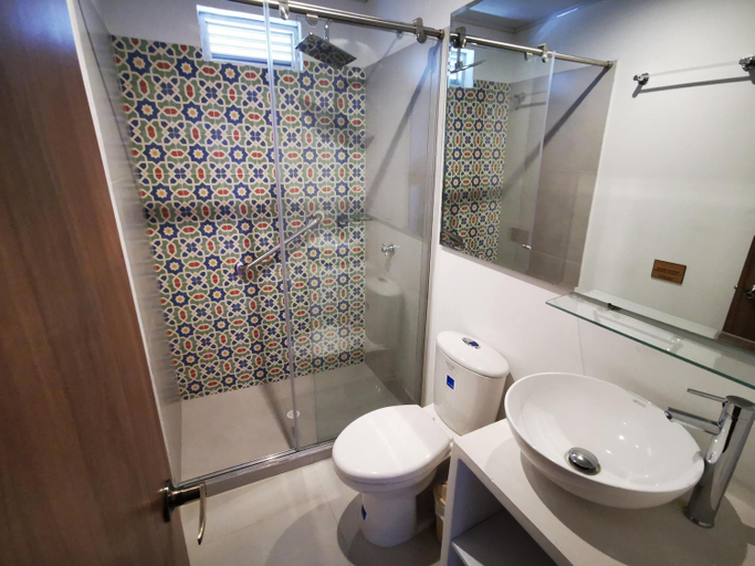 Bathroom 3, Apolonia Boutique, Guaduas