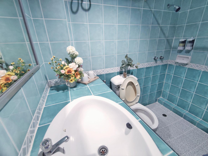 Bathroom 3, The Chanthong Hotel Pattaya, Pattaya