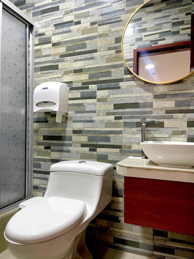Others 3, Hostal Quil, Guayaquil
