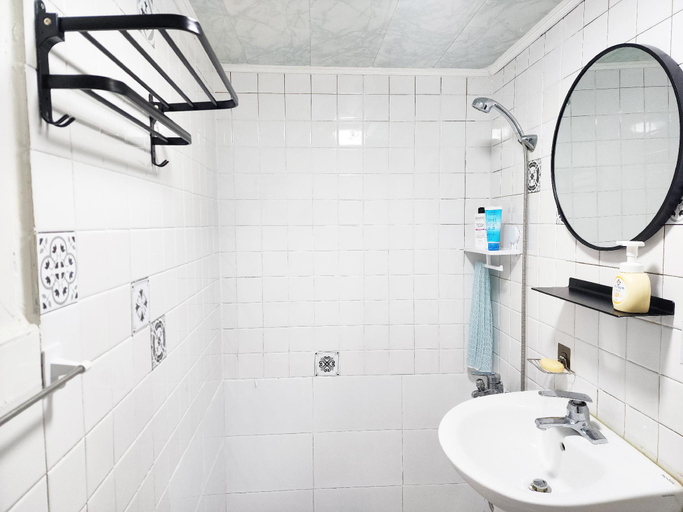 Bathroom, Stay in North Seoul, Seongbuk