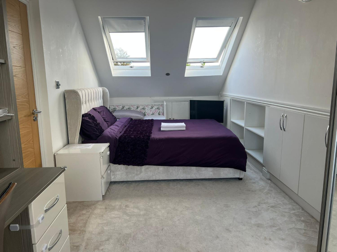 Others 2, Deluxe Homestay near Tottenham Hotspur Stadium, London