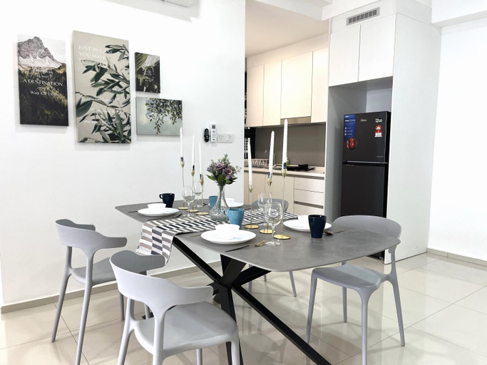 Dining Room 11
