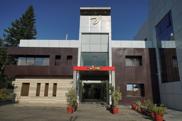 Exterior & Views 2, HOTEL VARAY EXPRESS, Ujjain