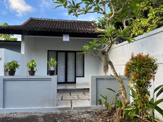 Exterior 8