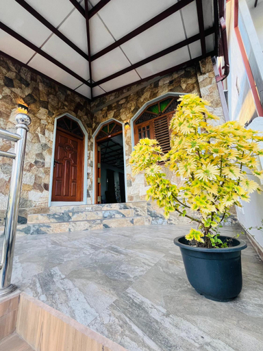 Others 4, Ginga House, Galle Four Gravets