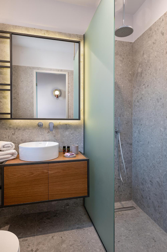 Others 4, Camere Maritima, Crete