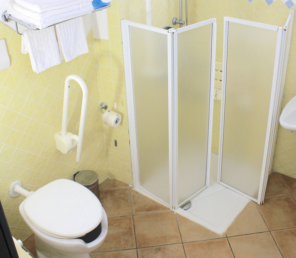Bathroom 4, BUE MARINO HOTEL & ROOFTOP BAR, Nuoro