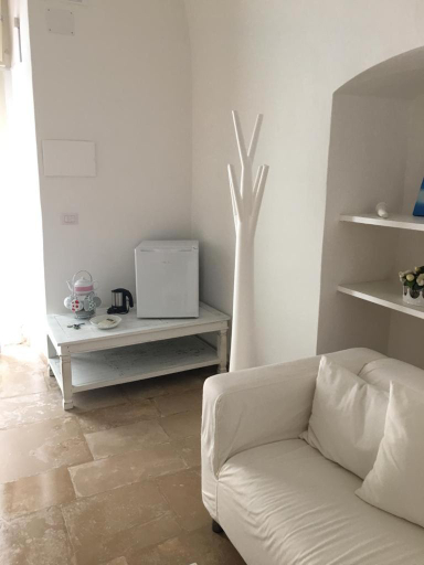 Others 3, B&B LEOPARDI, Bari