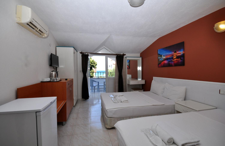 Others 3, Lale Otel, Marmaris
