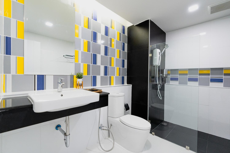 Bathroom 3, The Hi Place, Muang Roi Et