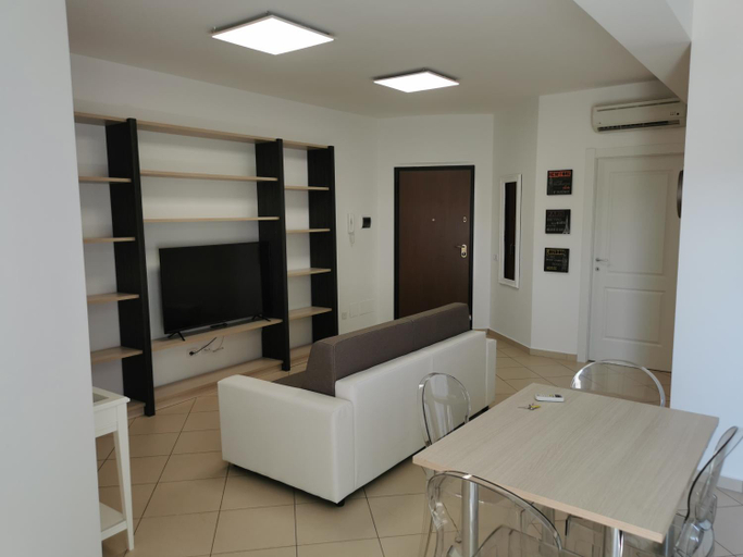 Others 2, La Maison Latina Guest House, Latina