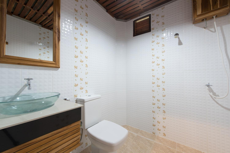 Bathroom 3, Thongphaphum River, Thong Pha Phum