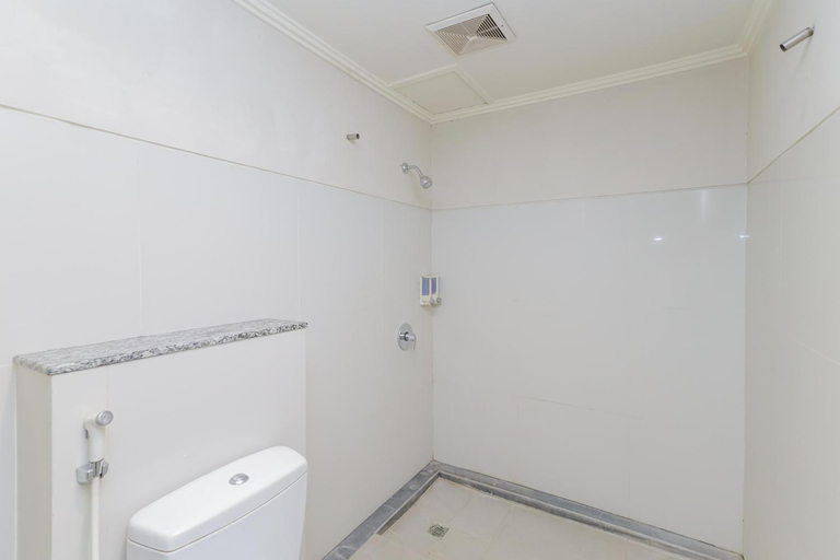 Bathroom 4, Taman Suci Hotel, Denpasar