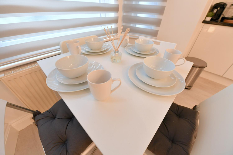 Others 5, Stylish Studios by Luxestays Shepherds Bush, London