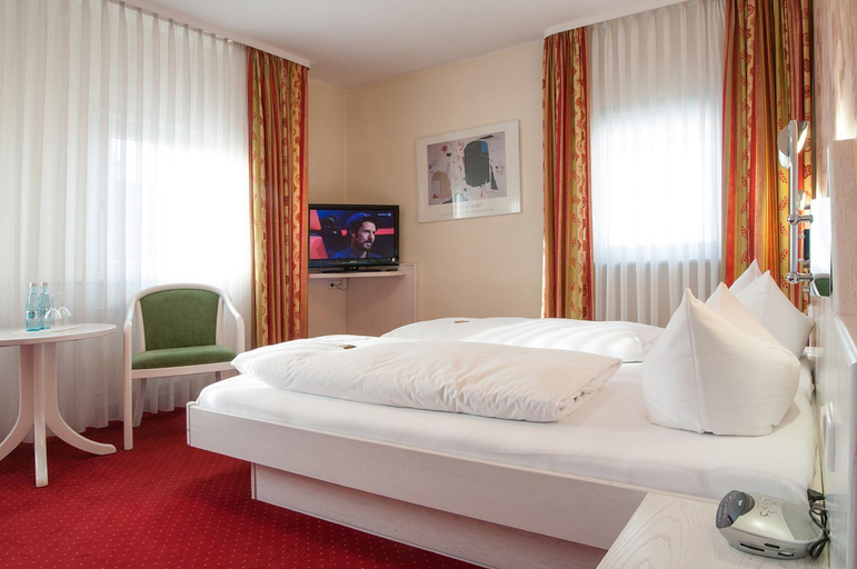 Bedroom 3, Hotel - Restaurant Hirsch, Enzkreis