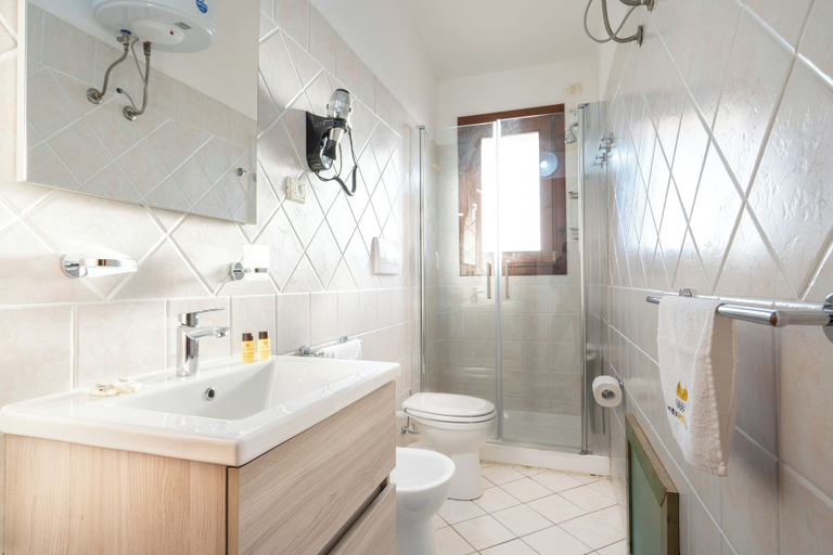 Bathroom 5, Il borgo di Badesi, Olbia-Tempio