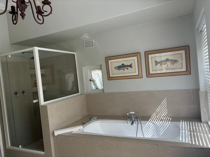 Bathroom 4, In the Vine Country Manor House, Cape Winelands