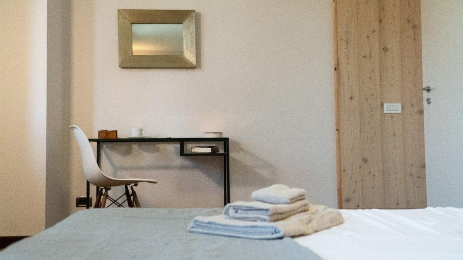 Others 4, WoodBnb, Como