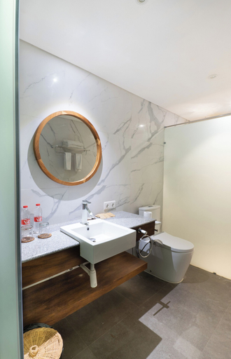 Bathroom 23