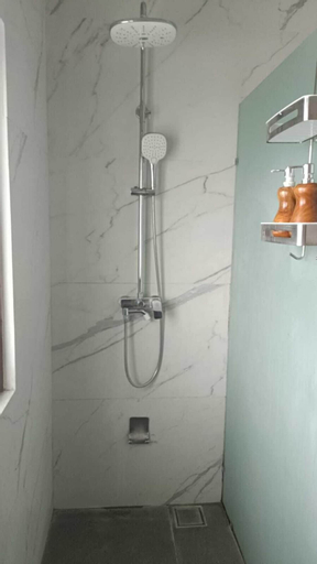 Bathroom 25