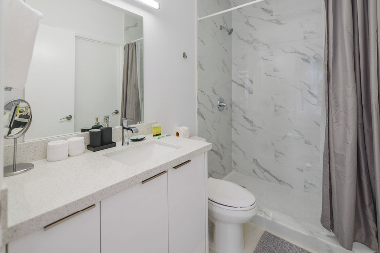 Bathroom 3, 136 Nw Atrium -Wynwood Building - We Host, Miami-Dade