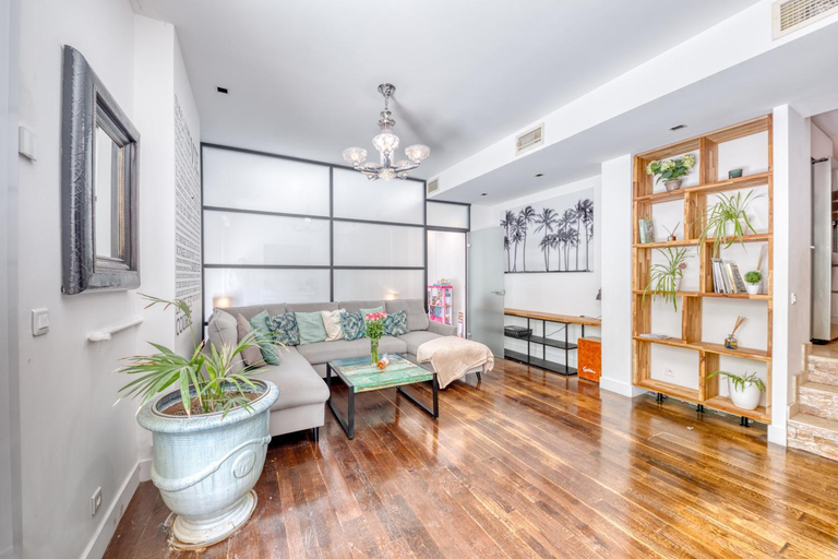 3, Peaceful Haven, Terrace in Nice, Alpes-Maritimes