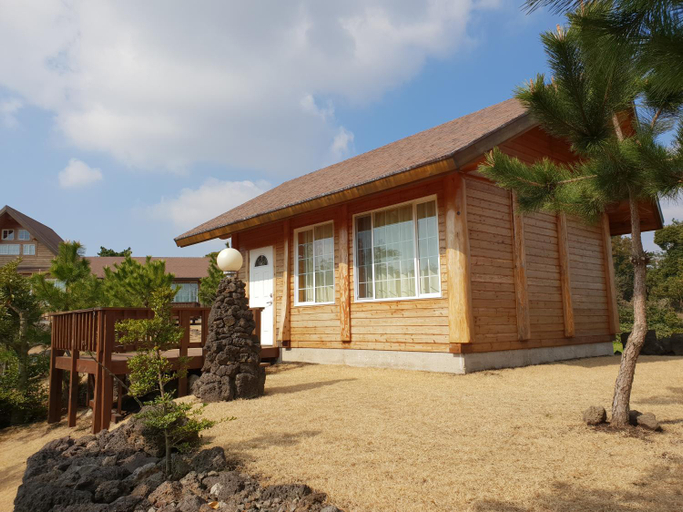 Exterior & Views 1, Jeju Bille Log Pension, Seogwipo