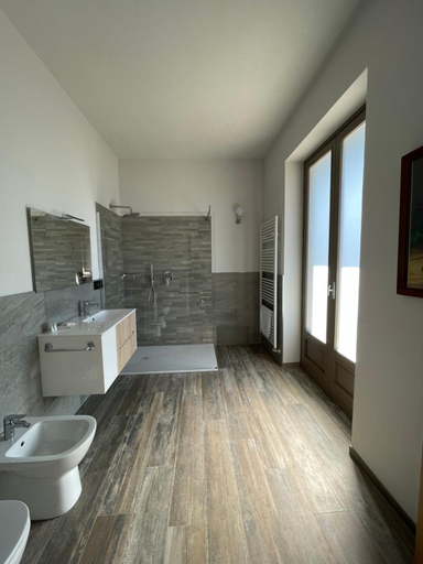 Bathroom 9